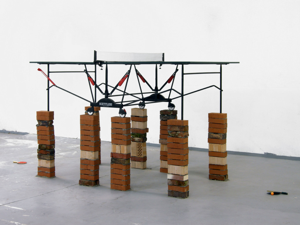 ping pong table, tavolo da ping pong, racchette, mattoni, misure variabili, 2010, berlino, courtesy ECC-Berlin